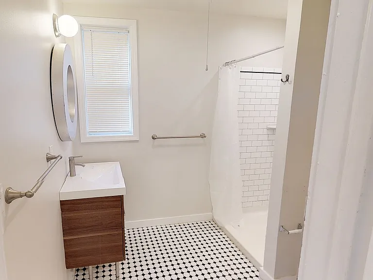 542 Chapel St #5 — Photo 11