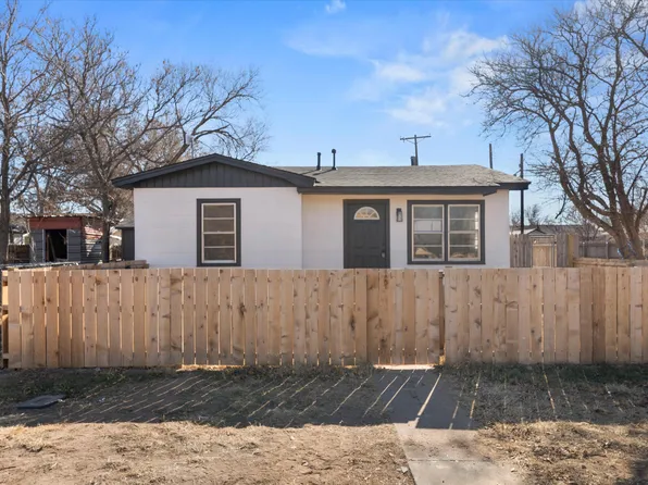 206 4th St, Idalou, TX 79329