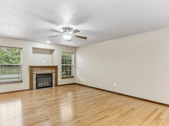 3rd image of 1244 Nicholas Ln