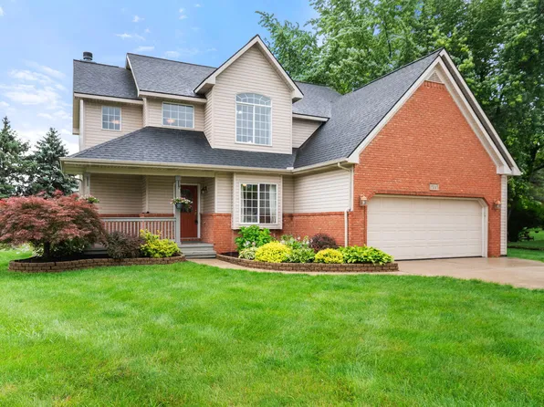 15145 Heritage Ln, Linden, MI 48451