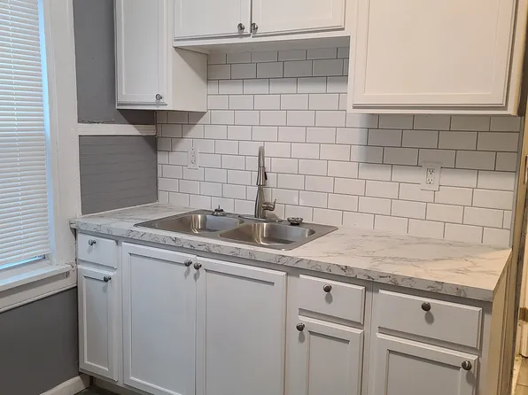 3055 E 121st St #1, Cleveland, OH 44120