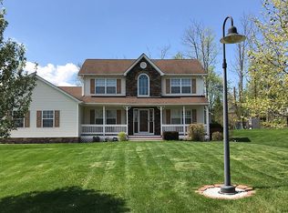 2 Barnard Ct, Highland Mills, NY