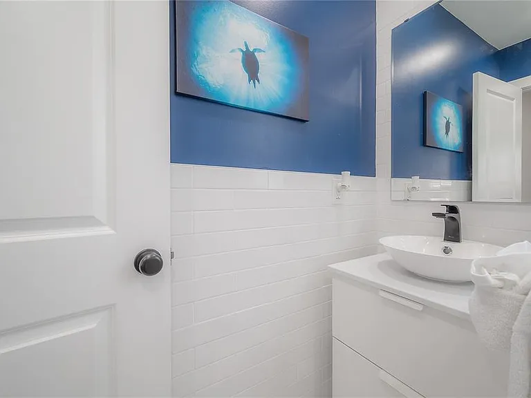 2916 W Collins St — Photo 48