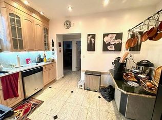 21-45 45th St #3, Astoria, NY 11105