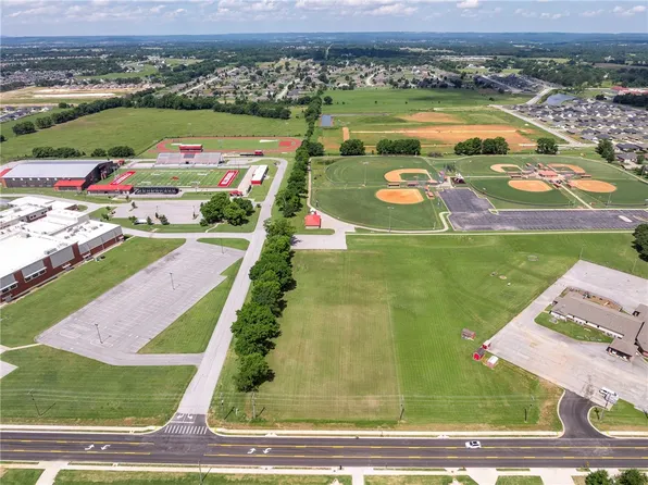 N Highway 170, Farmington, AR 72730