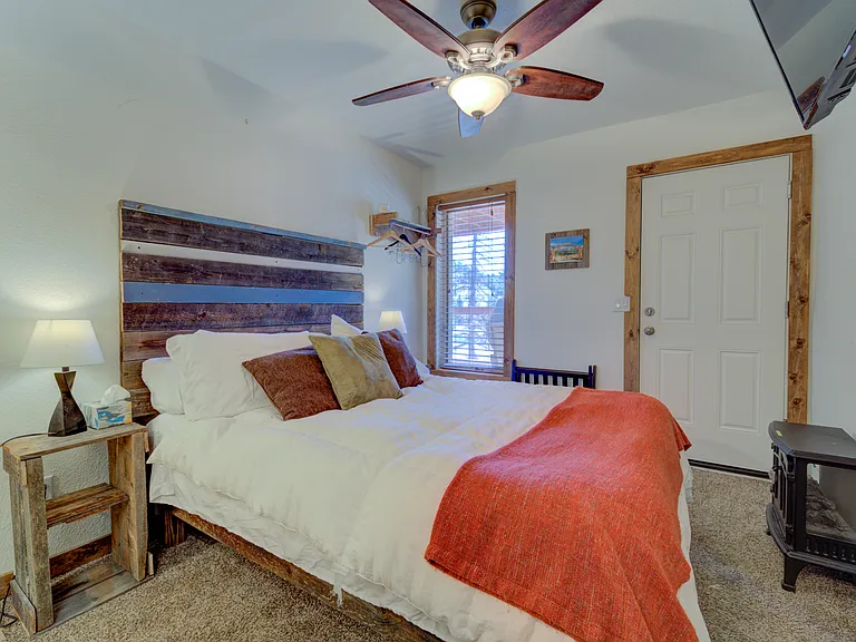 10755 Ute Pass Ave #4 — Photo 1