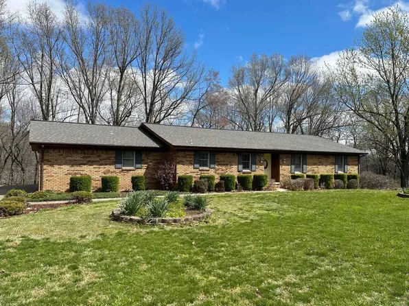 18243 Lake Circle Dr, Dexter, MO 63841