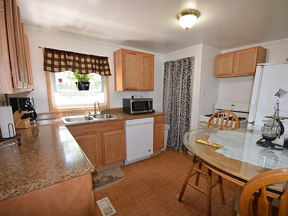 4th image of 2216 E McLean Ave