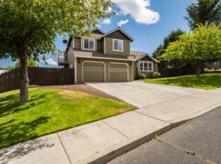 3746 SW Volcano Pl, Redmond, OR 97756