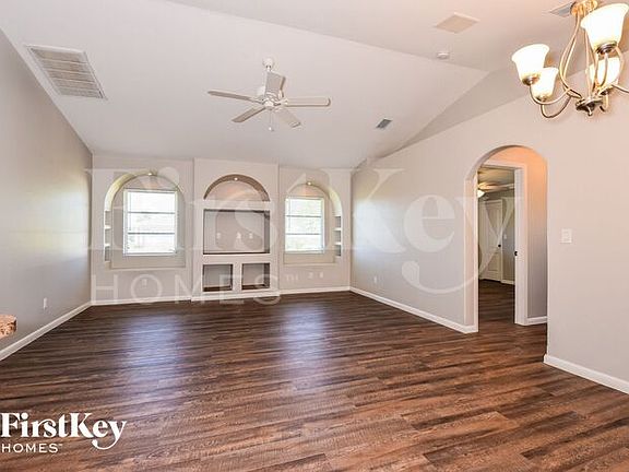 5th image of 2131 NE 25th St