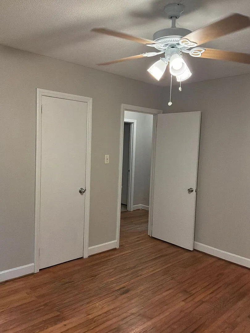 2 Bedroom Home in Gastonia - Spacious Rooms and No Carpet! — Photo 3