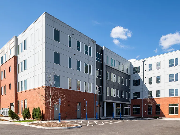 Heights at Village at Park River — Photo 37