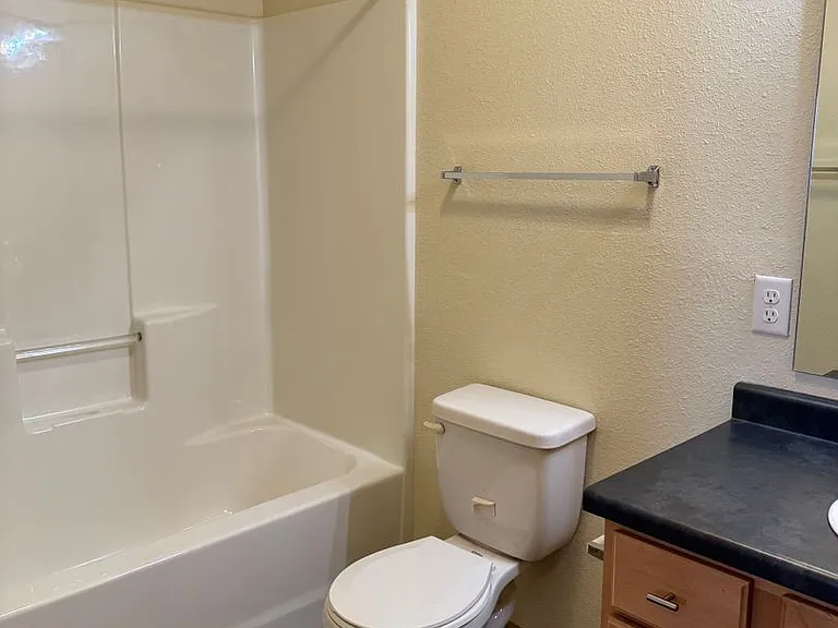 West Lake II Apartments — Photo 79