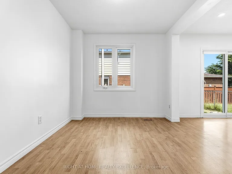 10 Banting Cres #UPPER — Photo 12