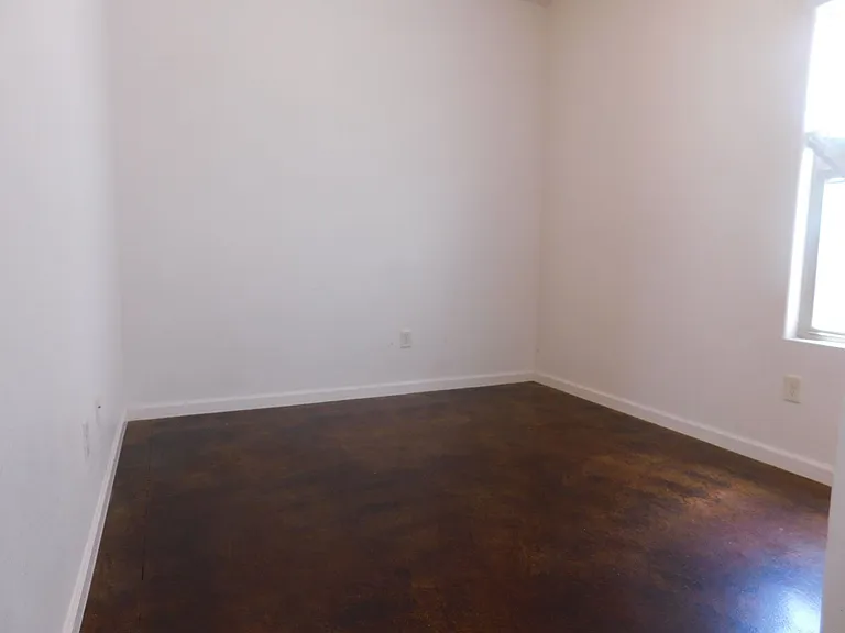 1325 Cedar Ave — Photo 8