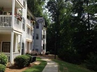 201 Streamside Dr, Roswell, GA 30076