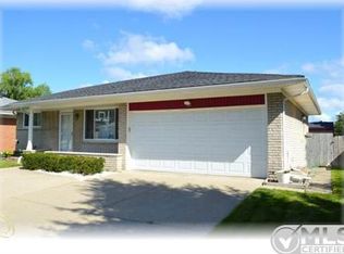 4115 Fox Hill Dr, Sterling Heights, MI 48310