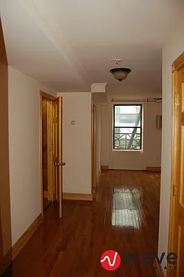 Rented by Wave Real Estate Group | media 41