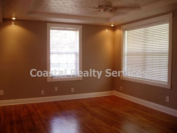 5th image of 226 Greenbrier Cir