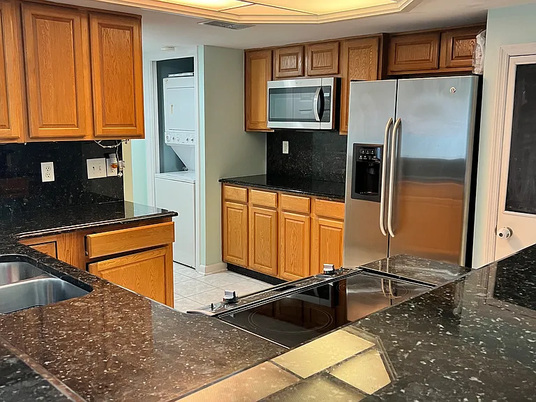 7201 San Luis Ct — Photo 1