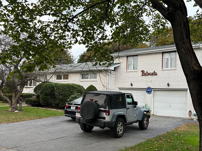 14 Zito Dr — Photo 1