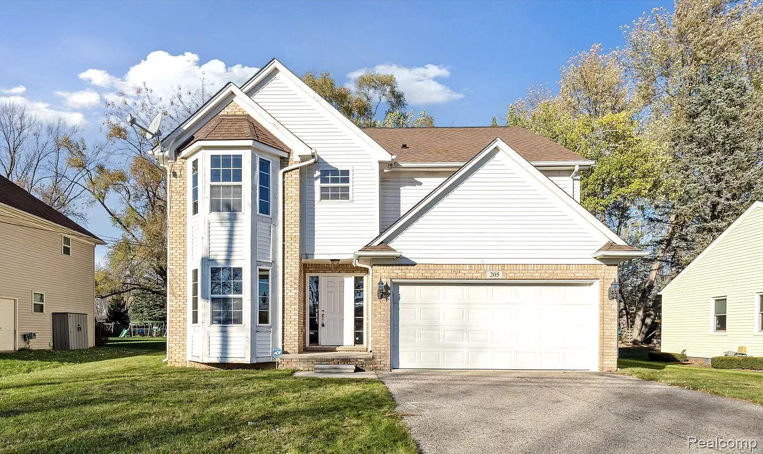205 Eastlawn Dr photo 1