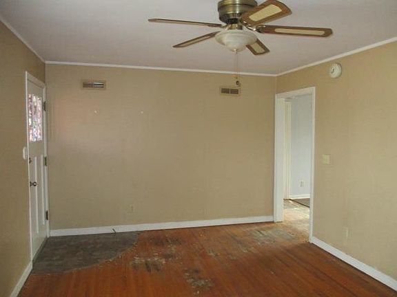4th image of 412 E Claflin Ave