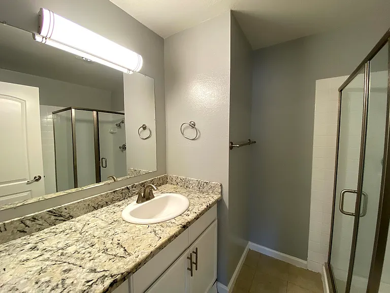 Blackford Oaks Apartments — Photo 11