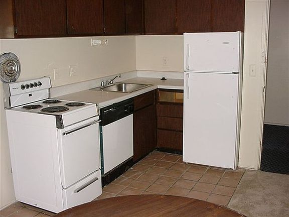 912 2bdrm Kitchen