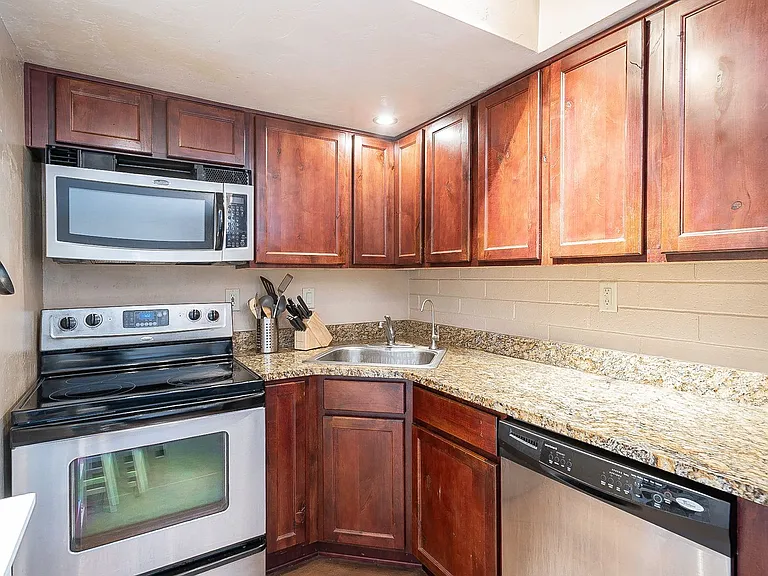 55 N. Cherry Ave. Unit #215 — Photo 28