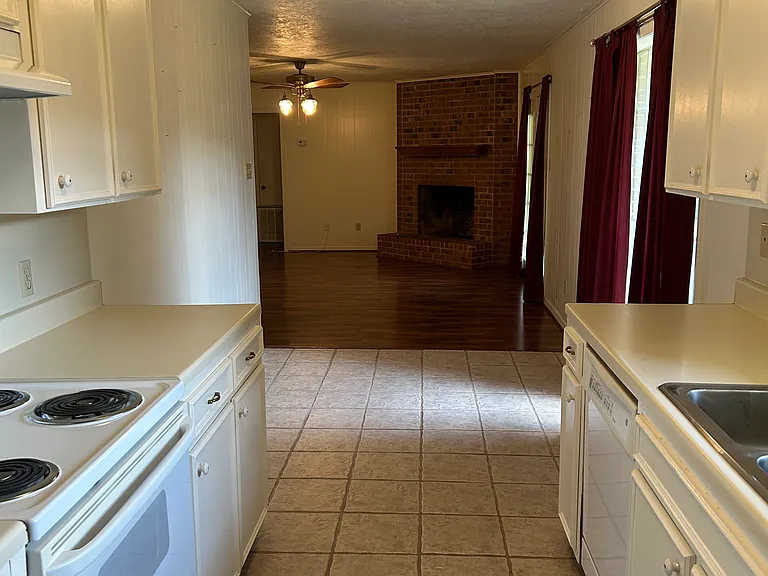 3404 Live Oak Dr — Photo 10