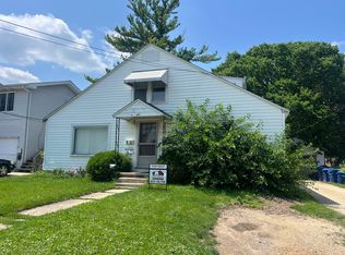 1411 N 14th St, Dekalb, IL 60115