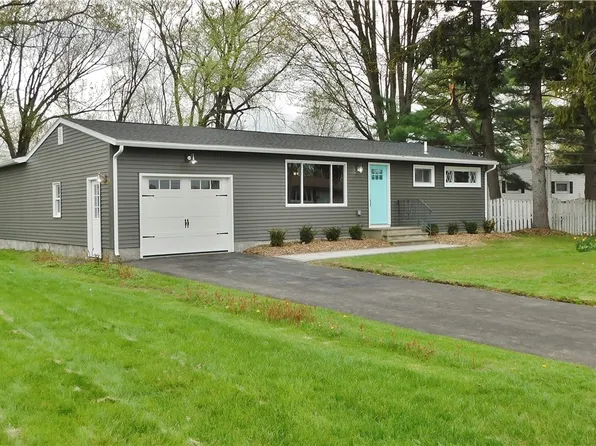 106 Ontario Pl, Liverpool, NY 13088