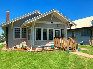 313 7th St, Gladbrook, IA 50635