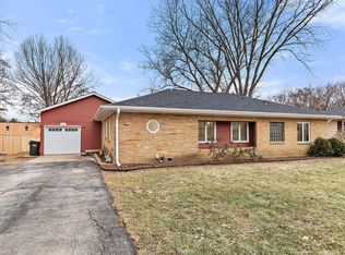 151 Edgewood Ave, Hampshire, IL