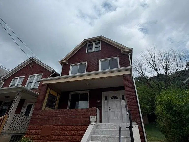 740 Middle Ave — Photo 1