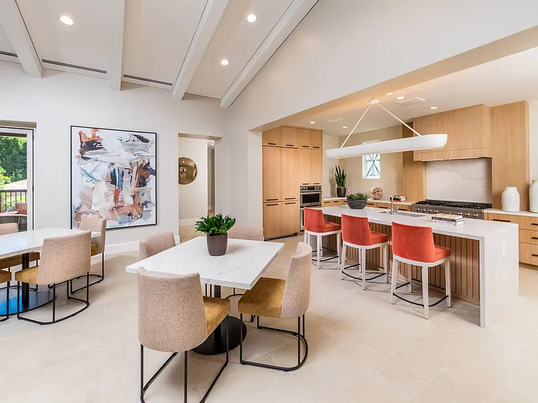 Portola Place Apartment Homes — Photo 9