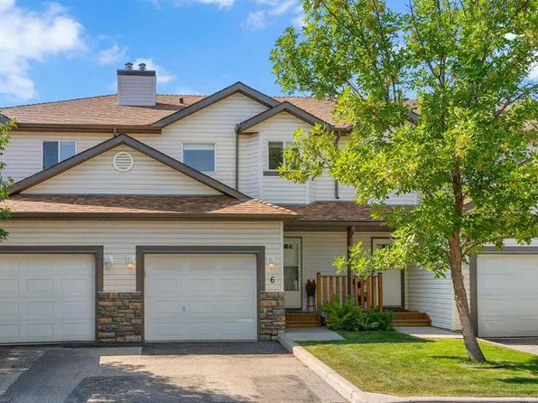 156 NE Canoe Dr SW #6, Airdrie, AB T4B 2Z3