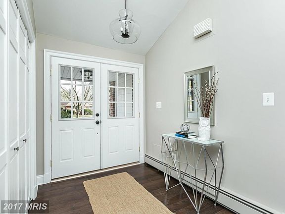 bright and warm foyer w lg entry coat closet