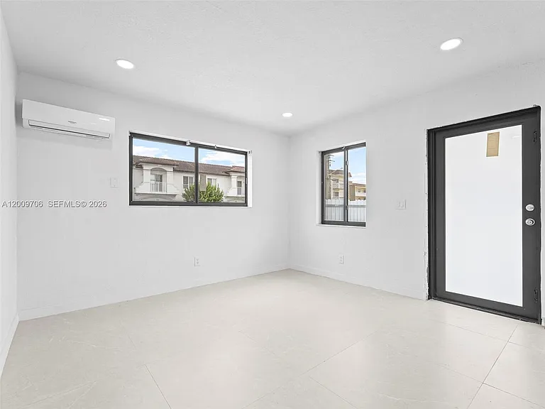 1366 W 29th St #1 — Photo 9