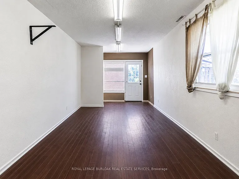 723 Hyde Rd — Photo 23