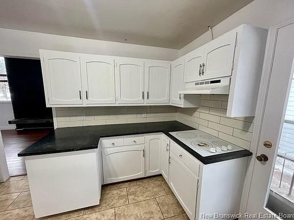 4th image of 143 W Ln #141