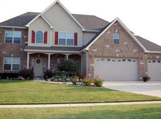219 Holly Ln, Oswego, IL 60543