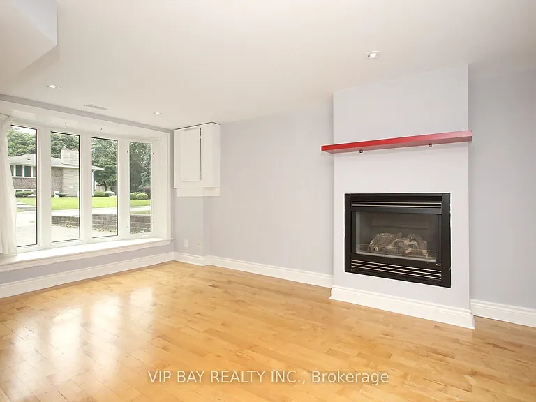148 Betty Ann Dr — Photo 4