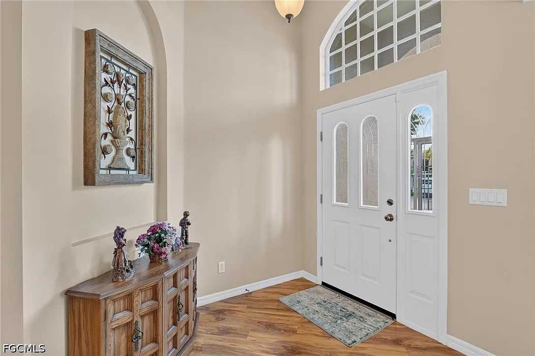 2 bed, 2.0 bath, 2002 sqft, $7,500 — Photo 2
