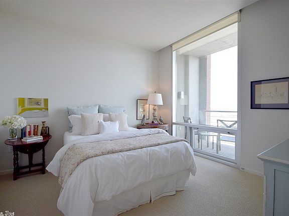 4th image of 315 Rock St APT 1309