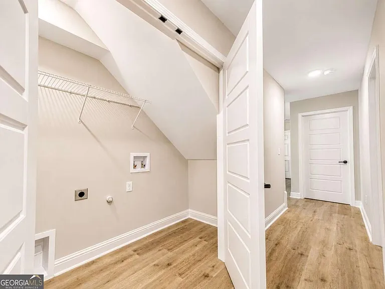 411 Madison Ave — Photo 14