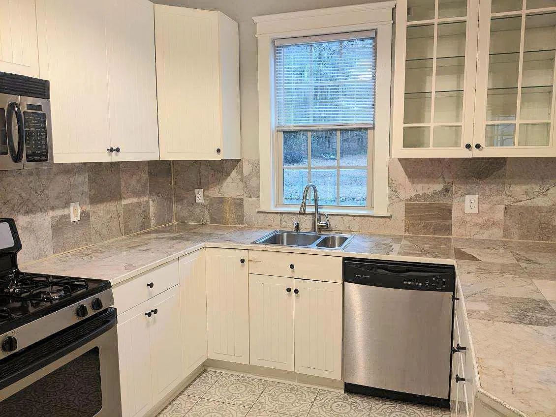 583 Haynie Rd — Photo 3