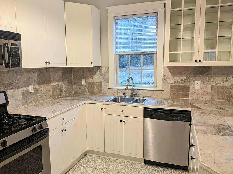 583 Haynie Rd — Photo 3