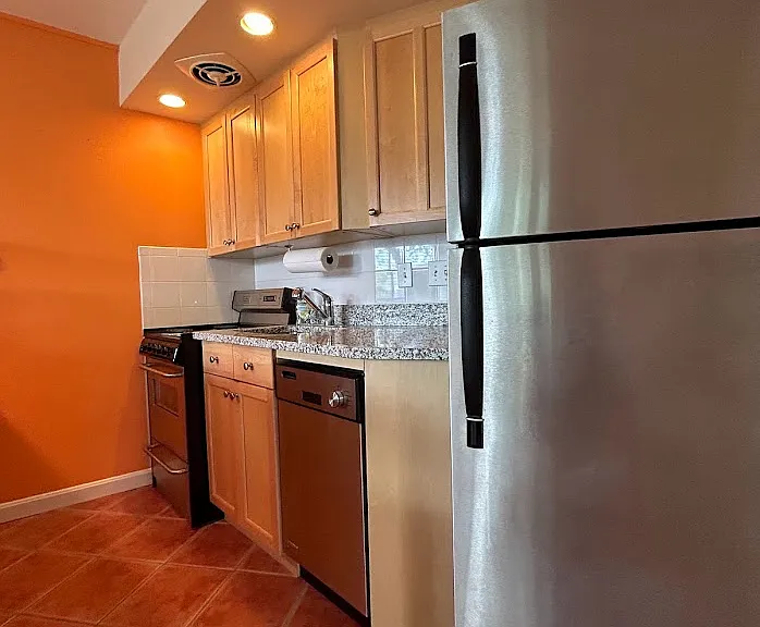 516 Green St #2C — Photo 2